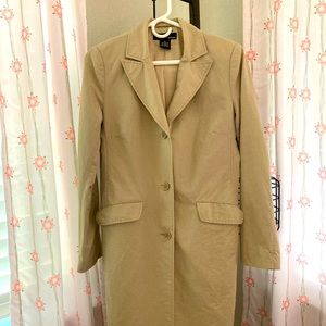 Women’s Taupe Spring trench size 8